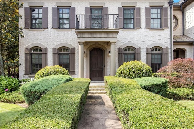 3015 Southmoor Trce, Roswell, GA 30075 - entrance to property featuring a balcony