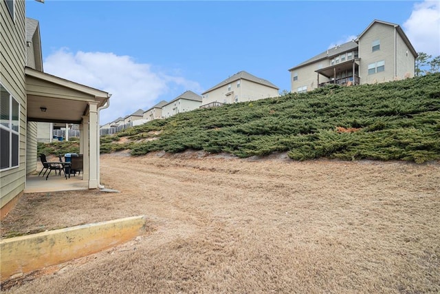 view of yard featuring a patio