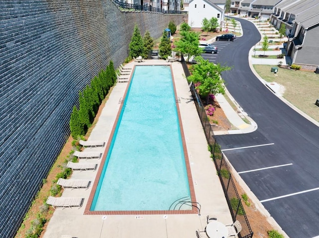 view of swimming pool