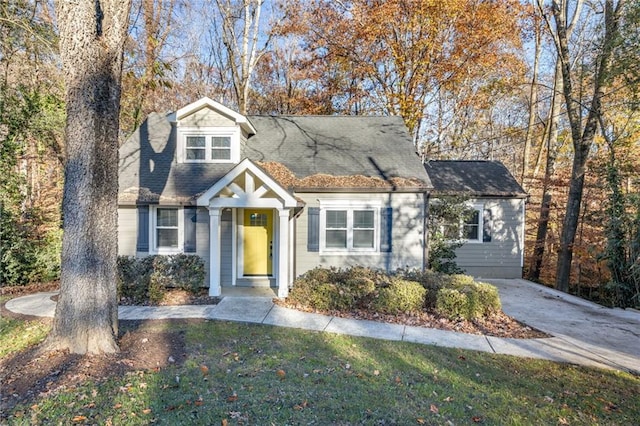 view of front of home with a front yard