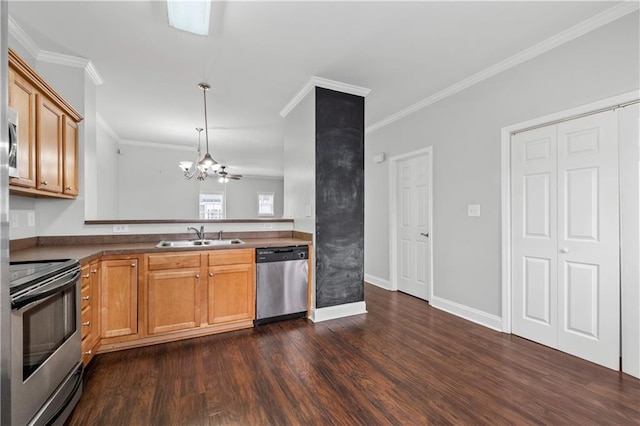 kitchen featuring stainless steel appliances, sink, ornamental molding, ceiling fan with notable chandelier, and dark hardwood / wood-style floors