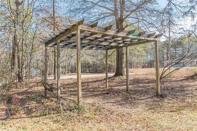 view of yard with a pergola