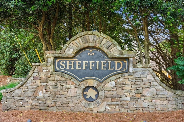 view of community / neighborhood sign