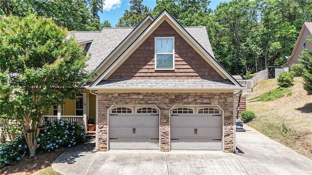 34 Laurel Way NE, White, GA 30184 - garage featuring driveway