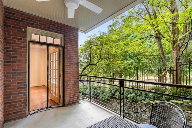 balcony featuring ceiling fan