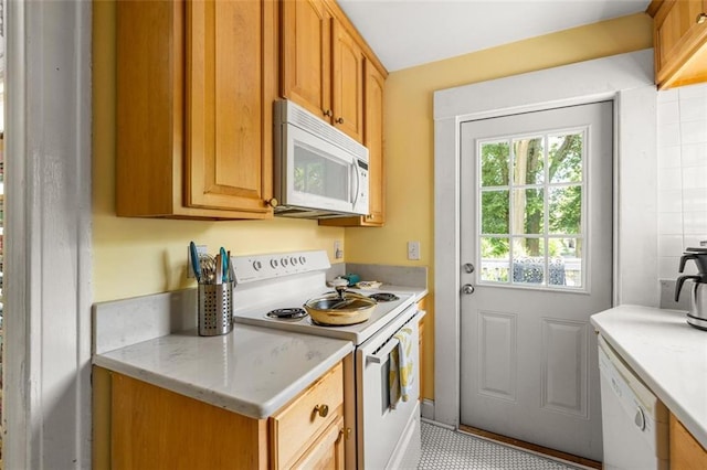 737 Barnett St NE Unit B6, Atlanta, GA 30306 - kitchen featuring white appliances