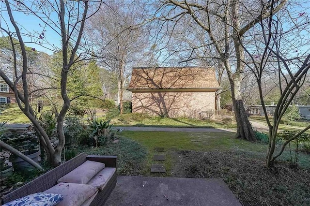 view of yard featuring a patio