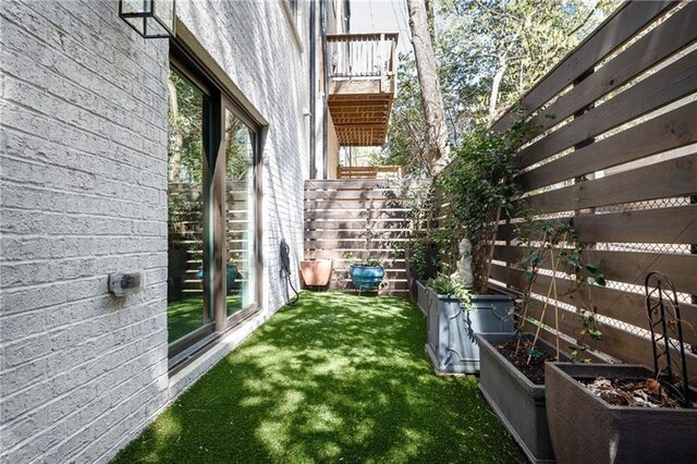 1821 Huntington Hills Ln NW, Atlanta, GA 30309 - view of yard with a garden