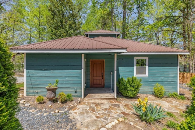 view of front of property with metal roof