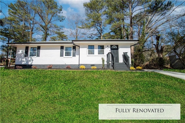 view of front of house featuring a front yard