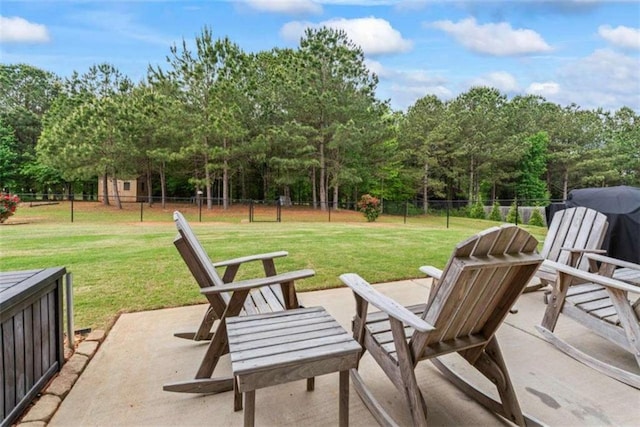 35 Huntington Way, Williamson, GA 30292 - view of patio / terrace featuring a fenced backyard