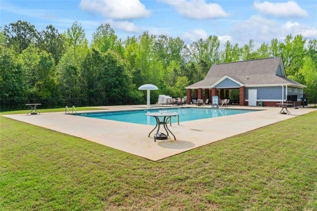 35 Huntington Way, Williamson, GA 30292 - community pool featuring a patio and a yard