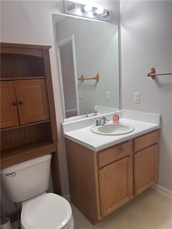 5425 Village Green Sq, Norcross, GA 30093 - bathroom with vanity and toilet