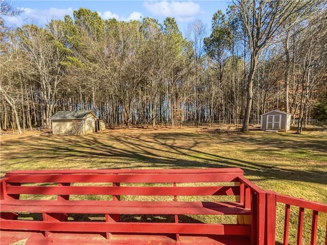 view of yard with a storage shed