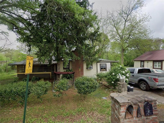 view of front of property