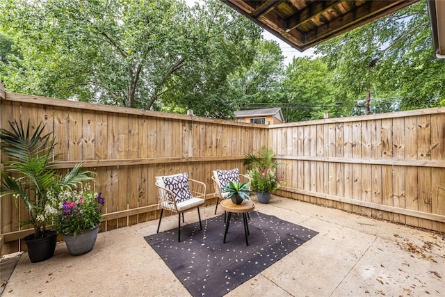 115 Biscayne Dr NW Unit F10, Atlanta, GA 30309 - fenced backyard featuring a patio