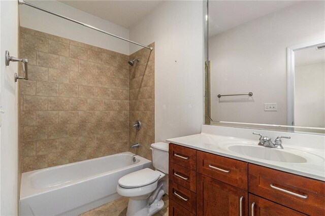 6023 Brookside Oak Cir, Norcross, GA 30093 - bathroom featuring toilet, vanity, and shower / washtub combination