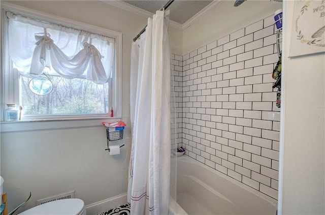 full bath featuring visible vents, shower / bath combination with curtain, toilet, and crown molding