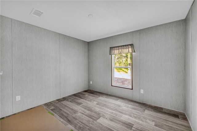 2655 Jess Guest Rd, Dewy Rose, GA 30634 - unfurnished room featuring wood finished floors
