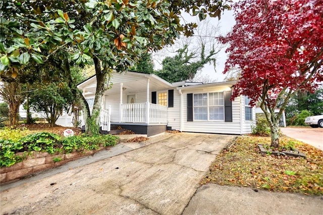 view of front of house featuring a porch