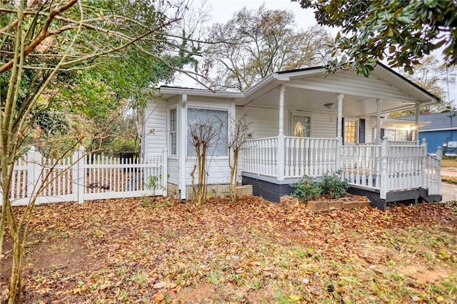 bungalow-style house with covered porch