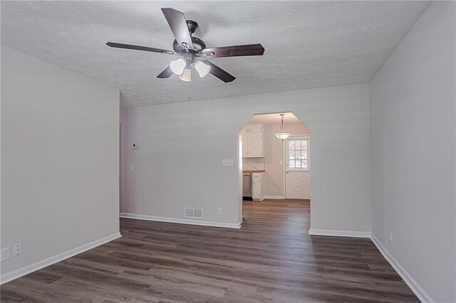 842 Brighton Dr, Lawrenceville, GA 30043