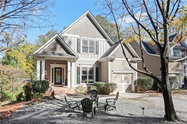 view of front facade with a garage