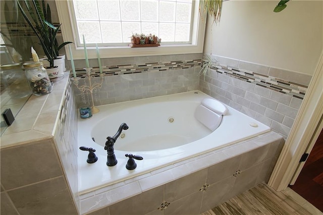1520 Camden Cove Dr, Cumming, GA 30040 - bathroom with a tub with jets