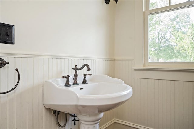 bathroom with sink