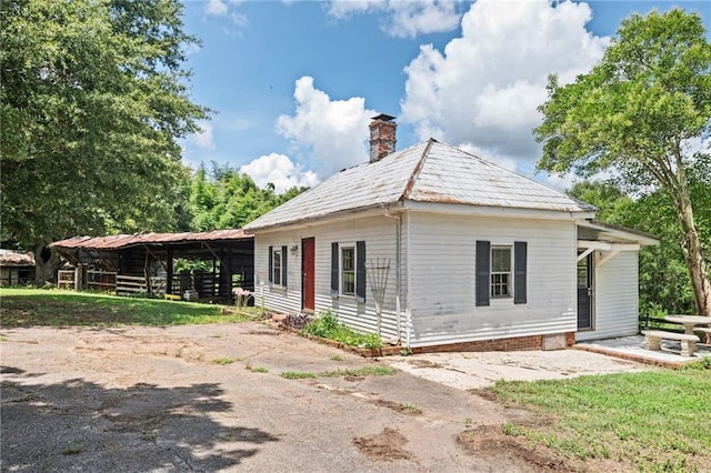 view of property exterior