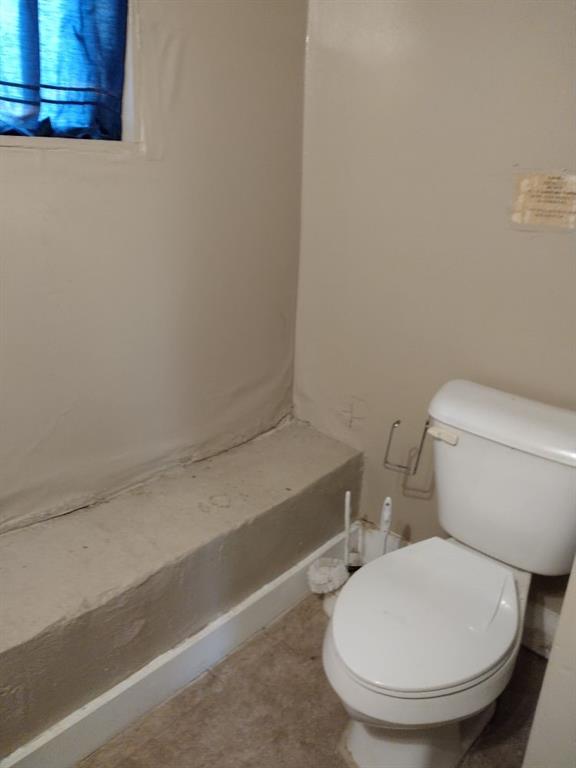1005 Ashby Ter, Atlanta, GA 30314 - bathroom featuring toilet
