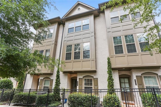 605 Broadview Pl NE, Atlanta GA, 30324, 2 bedrooms, 2.5 baths townhouse for sale