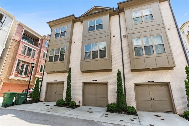 Listing photo 3 for 605 Broadview Pl NE, Atlanta GA 30324