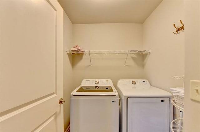 4335 Bellview Ln, Duluth, GA 30097 - laundry room with washing machine and dryer