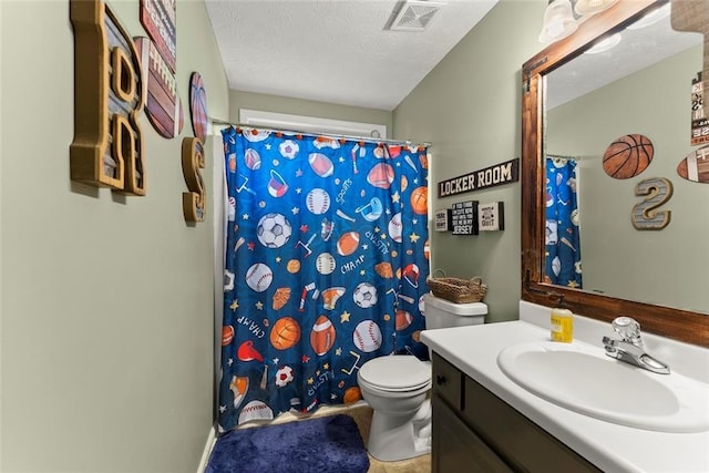 3625 Wapakonata Trl, Bethlehem, GA 30620 - bathroom featuring vanity, toilet, a textured ceiling, and a shower with shower curtain