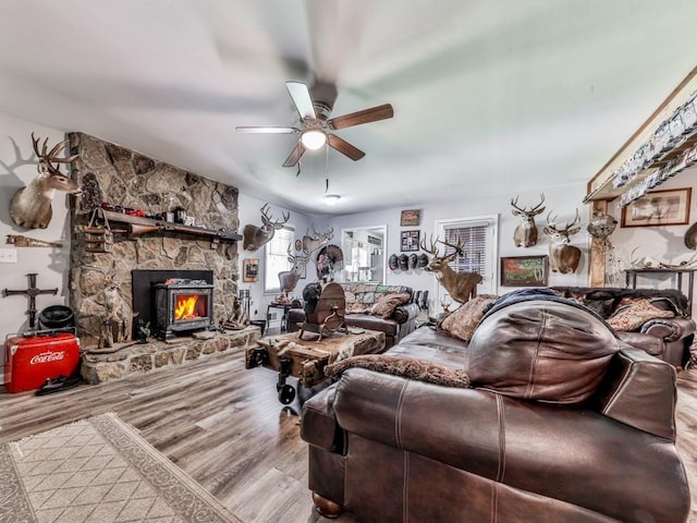 464 Mason Dr, Canton, GA 30115 - living area featuring wood finished floors and a ceiling fan