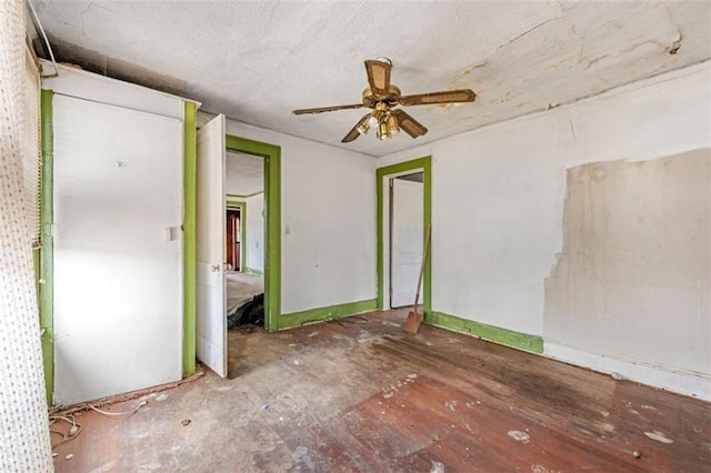 unfurnished bedroom with ceiling fan