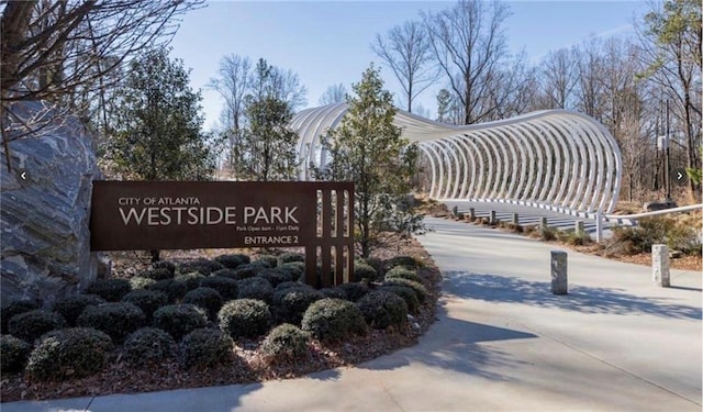 view of community / neighborhood sign