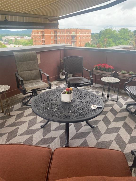 balcony featuring outdoor lounge area