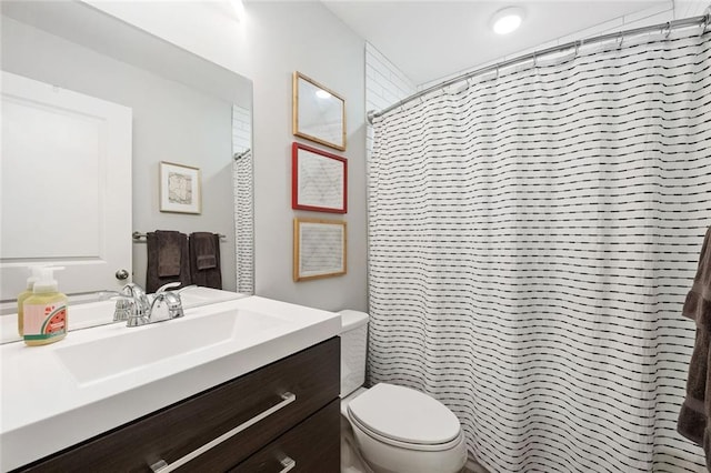 2572 Beverly Hills Dr, Chamblee, GA 30341 - bathroom featuring toilet, vanity, and a shower with curtain