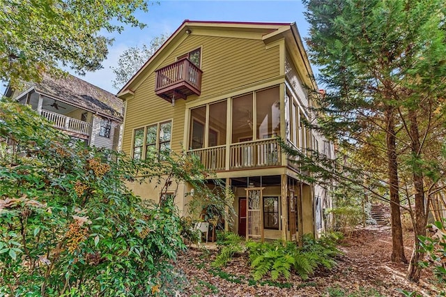 deck with a porch and ceiling fan