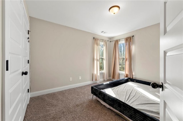 bathroom featuring visible vents and baseboards