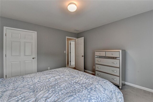 450 Hilingdon Way, Suwanee, GA 30024 - carpeted bedroom with baseboards