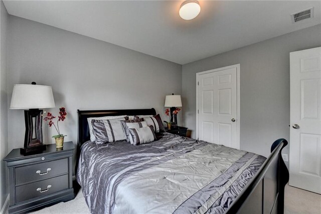 450 Hilingdon Way, Suwanee, GA 30024 - bedroom featuring light carpet