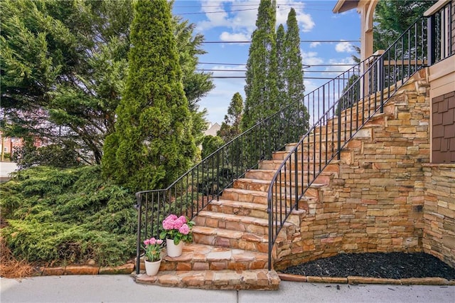 1211 Thornwell Dr, Brookhaven, GA 30319 - view of staircase