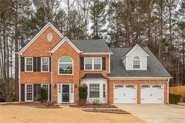 view of front of house with a front lawn