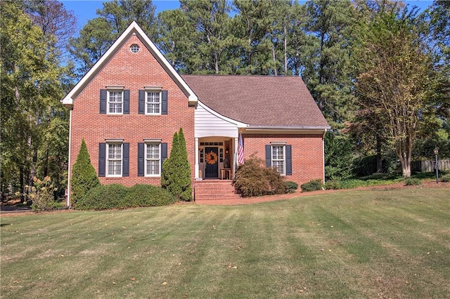 view of front of house featuring a front lawn