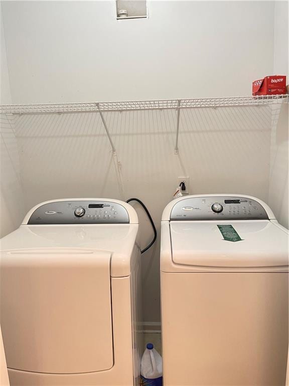 30 Buck Trl, Newnan, GA 30265 - laundry room featuring washing machine and dryer