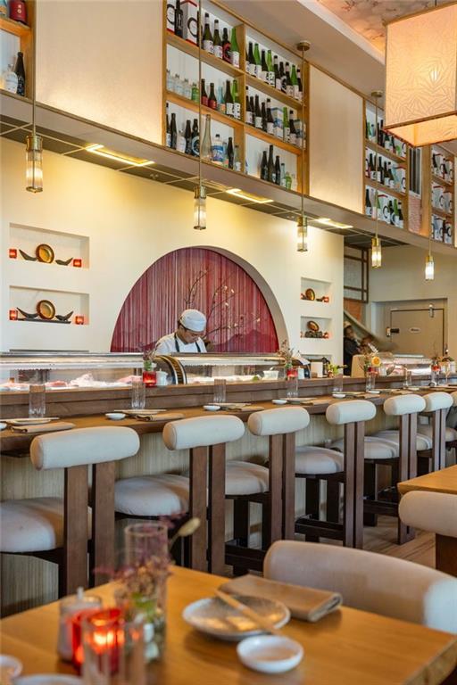 22 Airline St NE Unit 201, Atlanta, GA 30312 - bar area with a towering ceiling