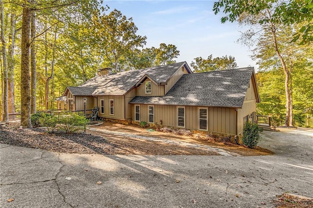 view of front of property